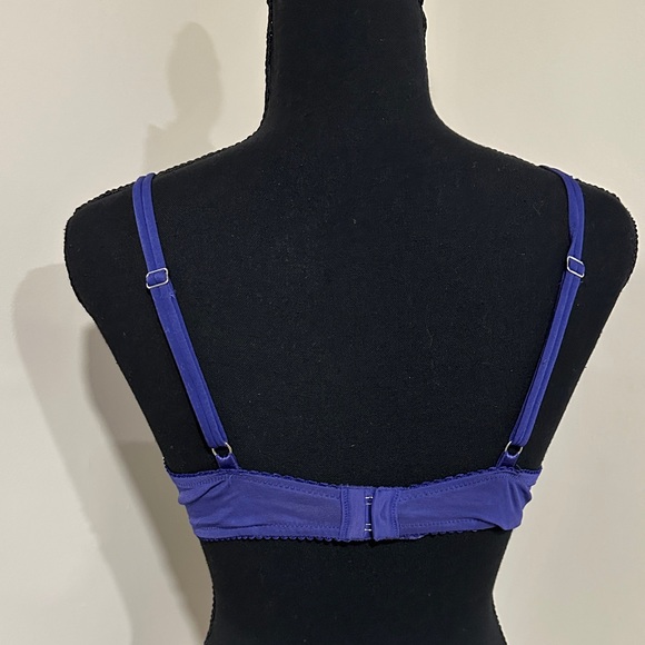 *VICTORIA’S SECRET* Navy x White Lace Balconette Very Sexy Underwire Bra Sz 36C - Picture 5 of 7